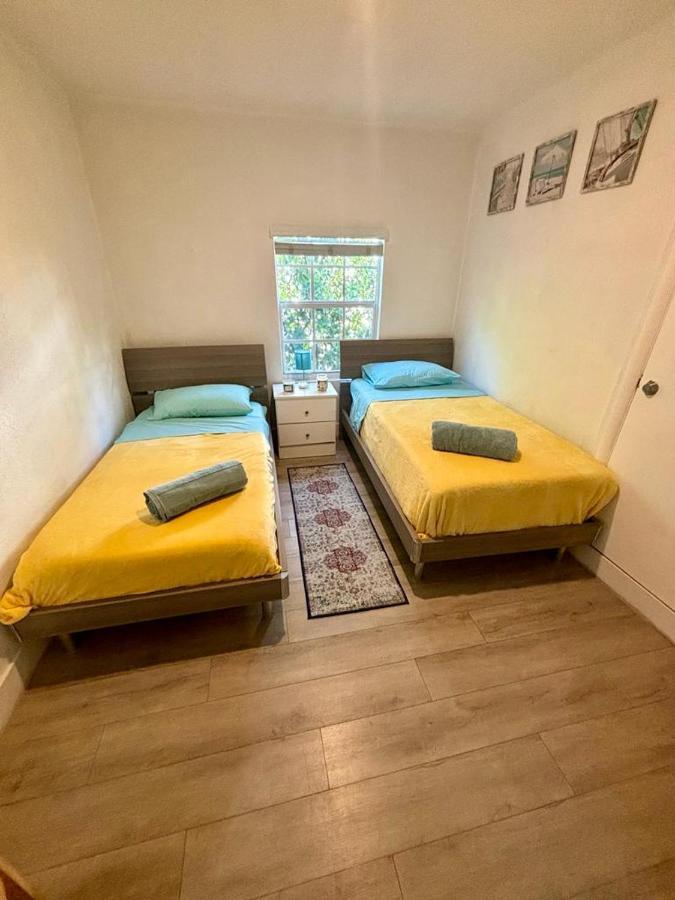 Beach Vibes 2 Bedrooms House マイアミ エクステリア 写真