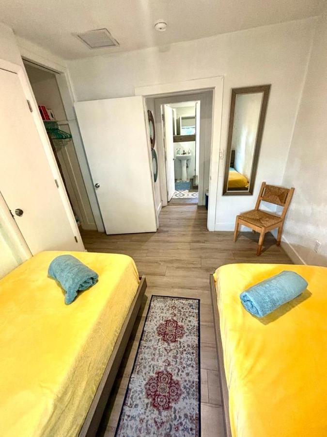 Beach Vibes 2 Bedrooms House マイアミ エクステリア 写真